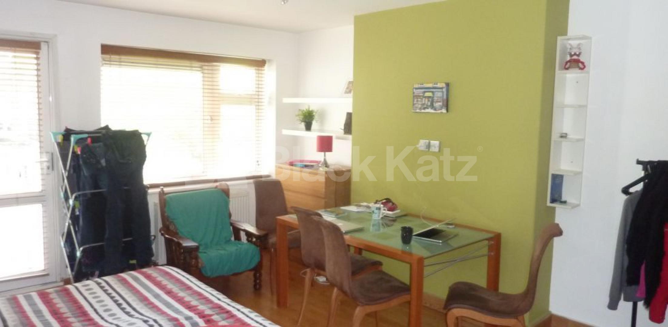 			NEW INSTRUCTION!, 2 Bedroom, 1 bath, 1 reception Flat			 Mornington Street, CAMDEN